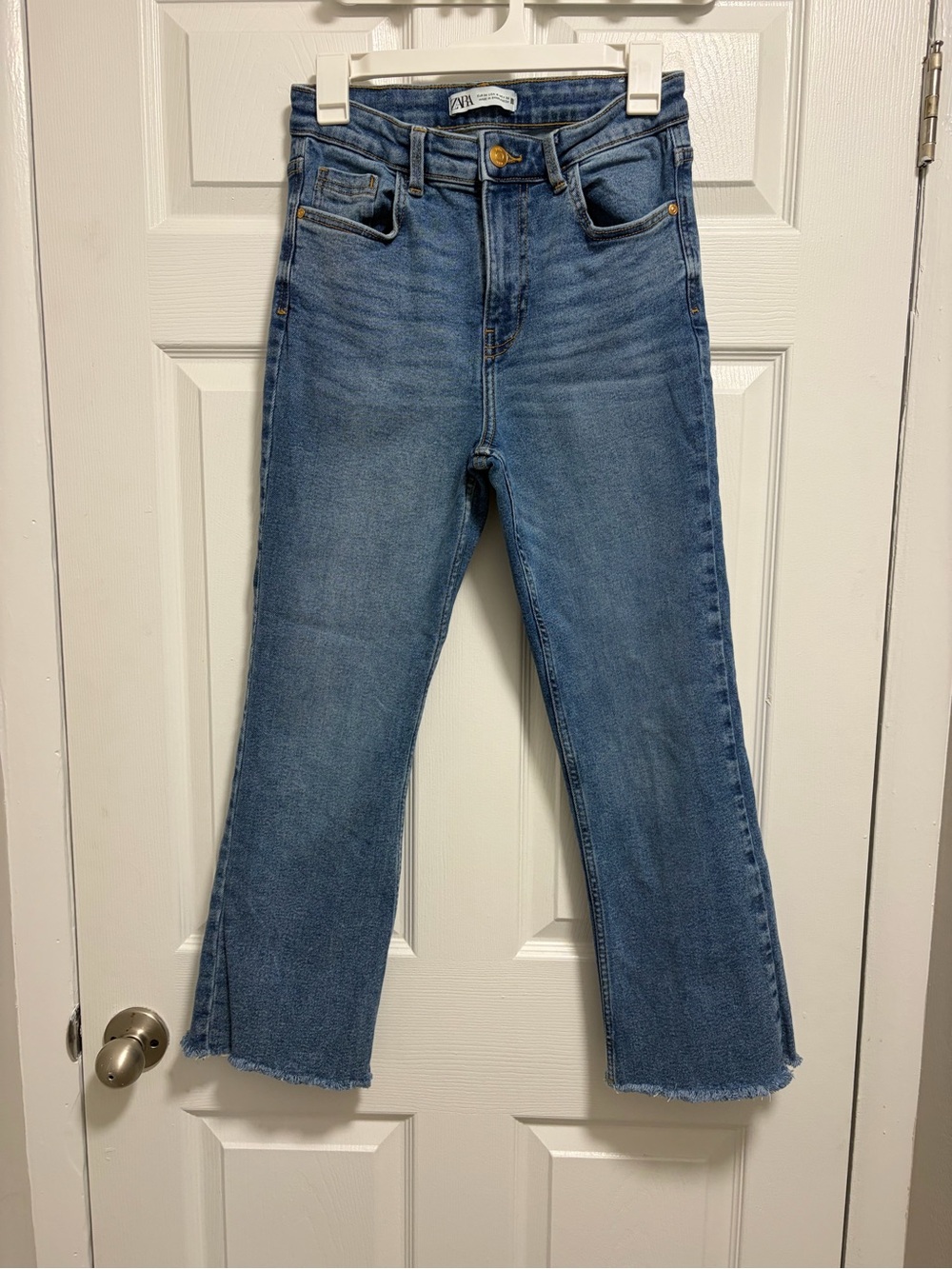 Zara Blue Ankle Crop Straight Jeans
